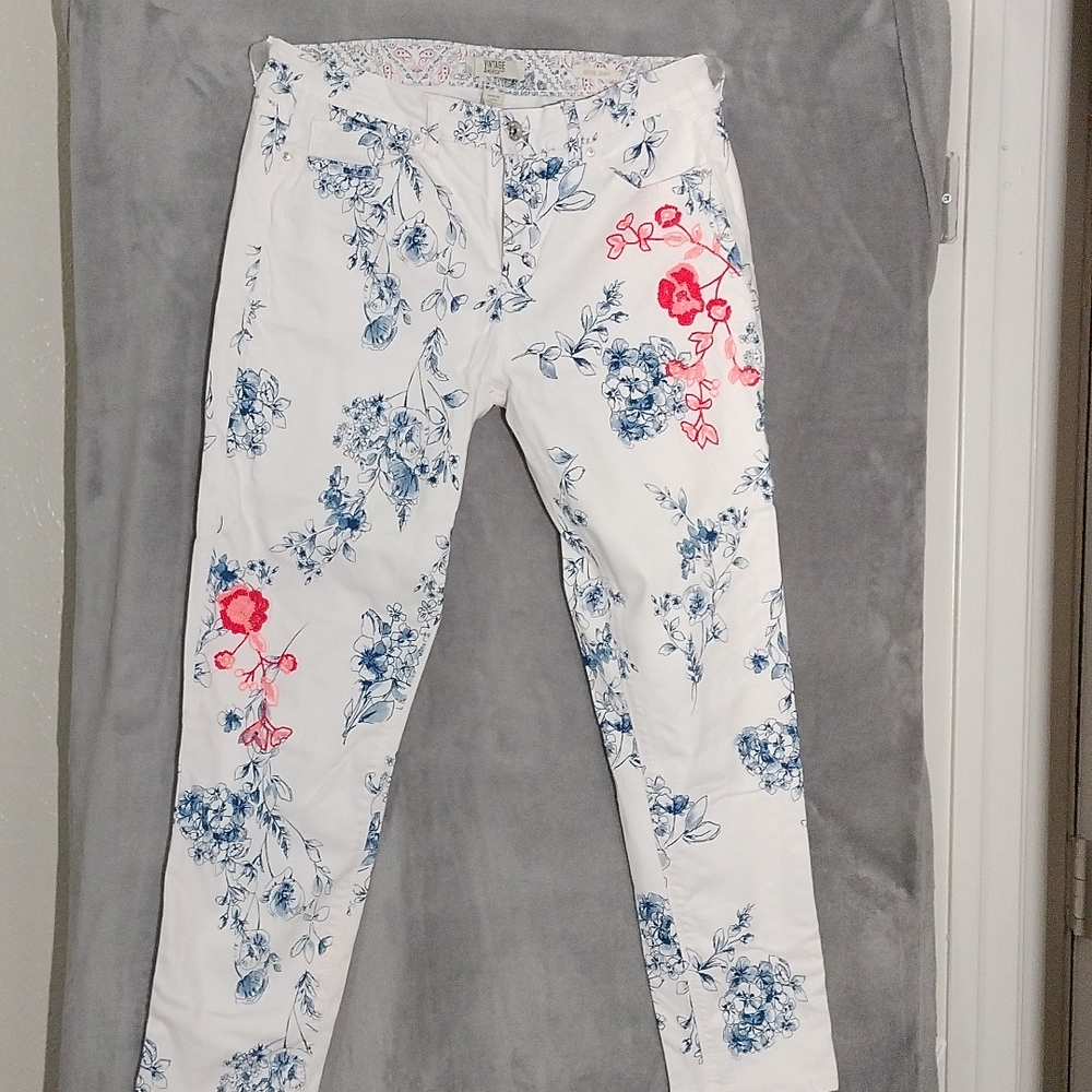 VINTAGE AMERICA, PANTS WHITE AND BLUE,  ROSES LEGS DESIGN, SIZE 10/30